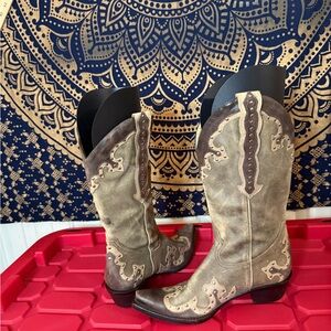 Gianni Bini Women’s  Western Cowboy Boots CALL OUT-inside is peeling-see photos!